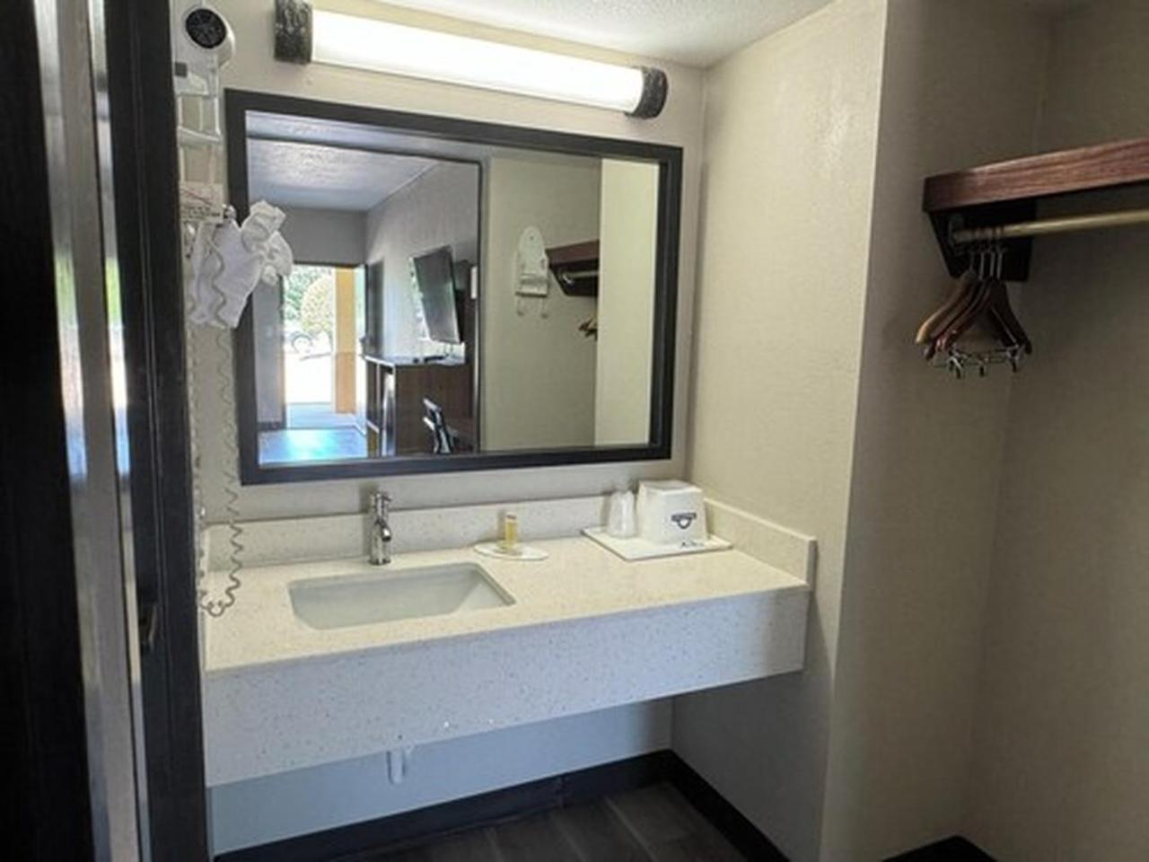 Days Inn By Wyndham Longview South Esterno foto